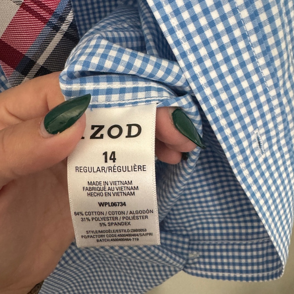 Izod Kids Blue Checkered Button Down Shirt with clip on Tie - Picture 4 of 5